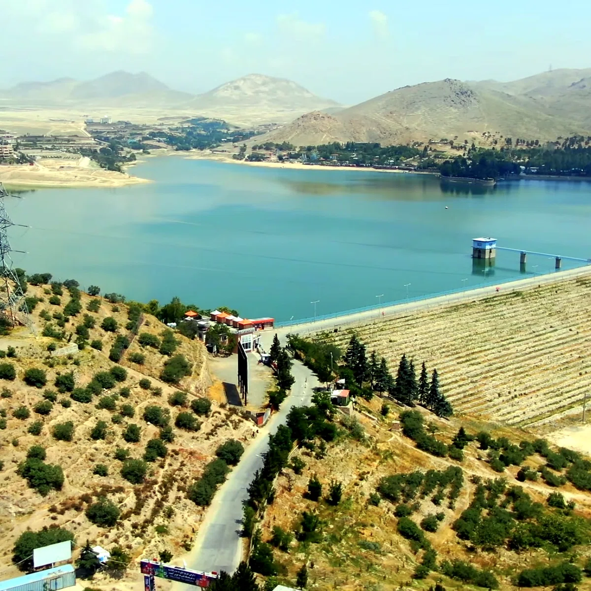 Qargha Lake — view 5